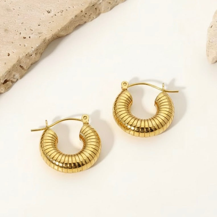 Sleek Crescent Contour Minimalist Bali