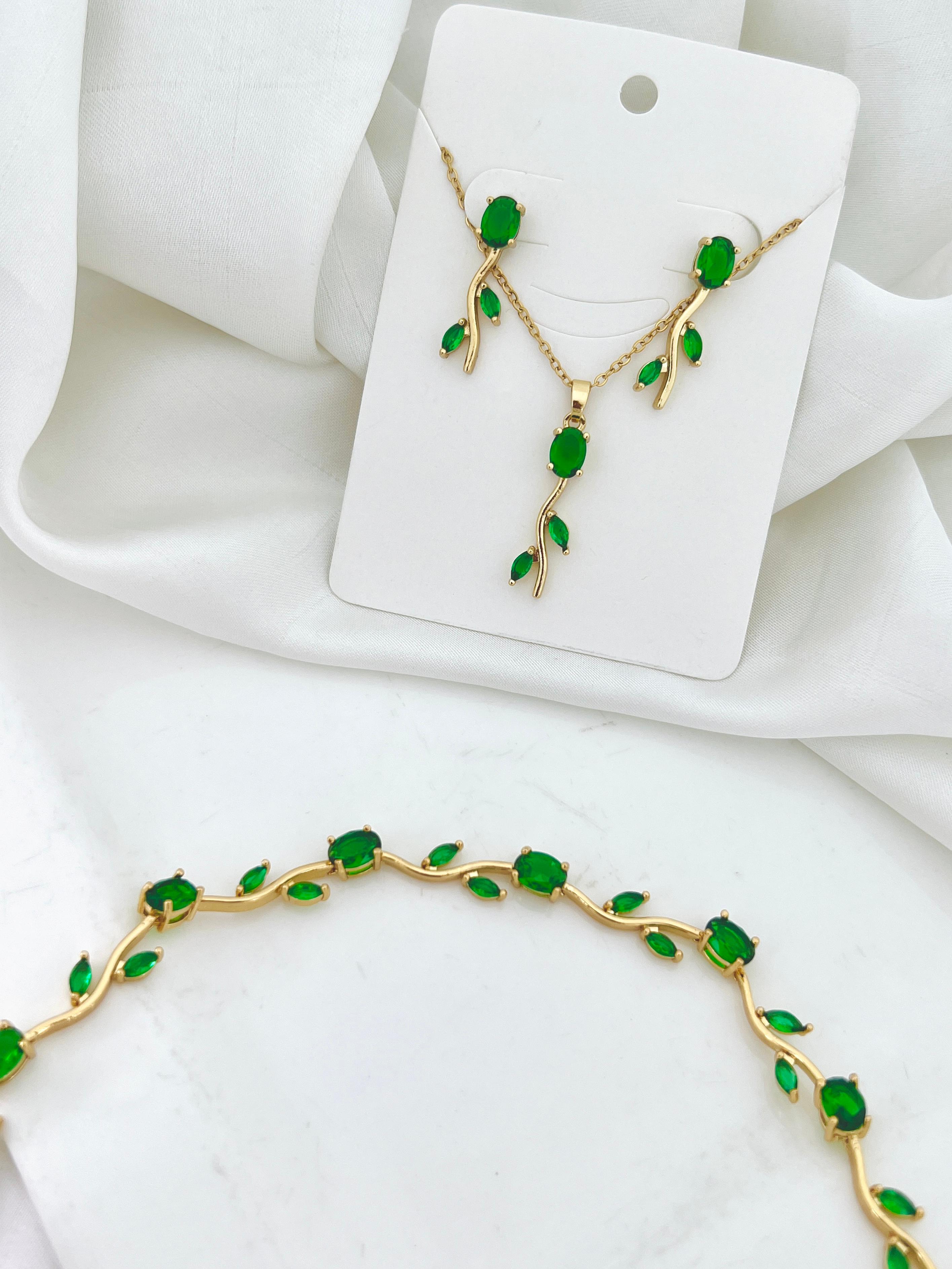 Everyday Luxury Tulip Petal Pendant Set – Multi-Tone Crystals