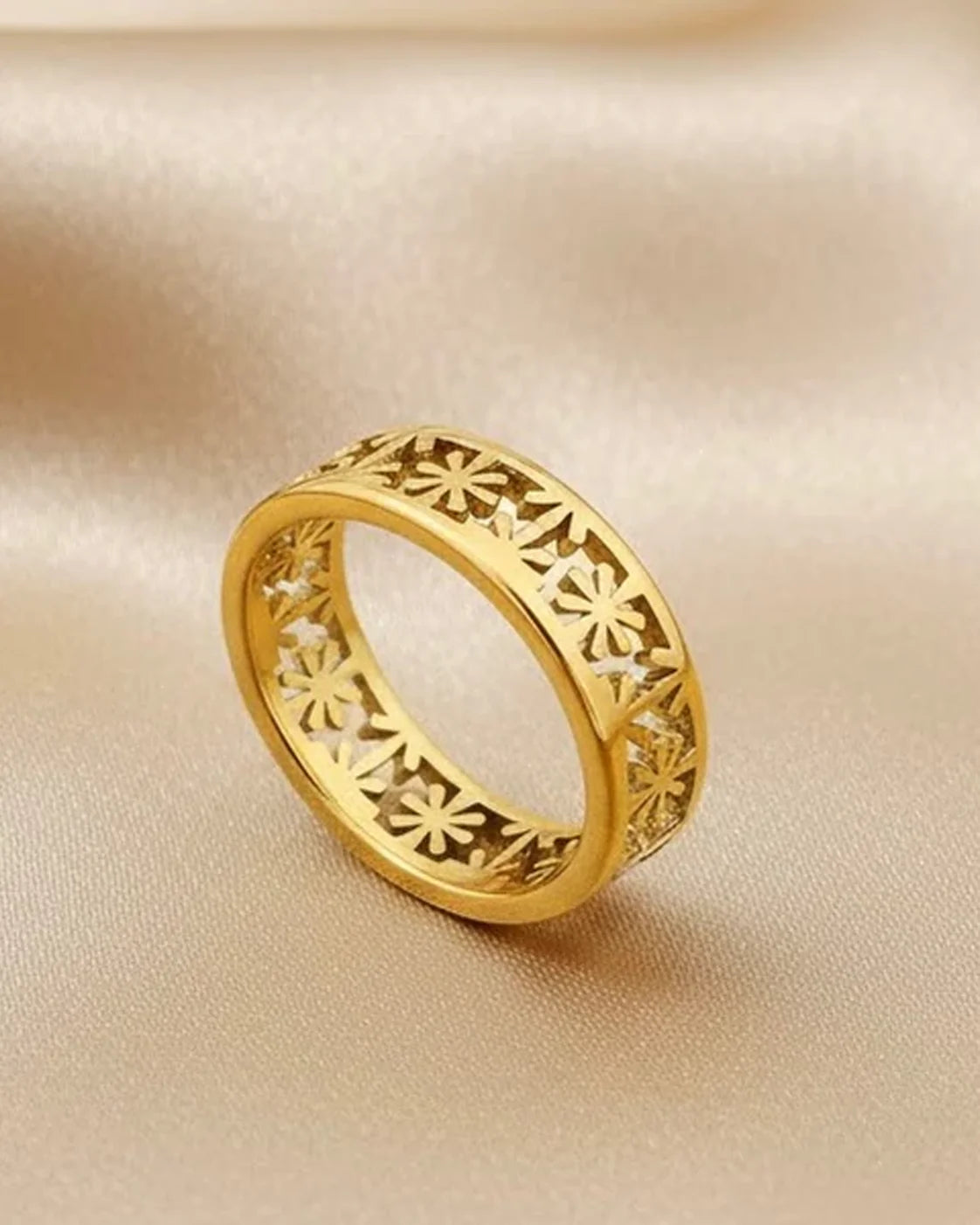 Amour Interlocking Double Heart Ring