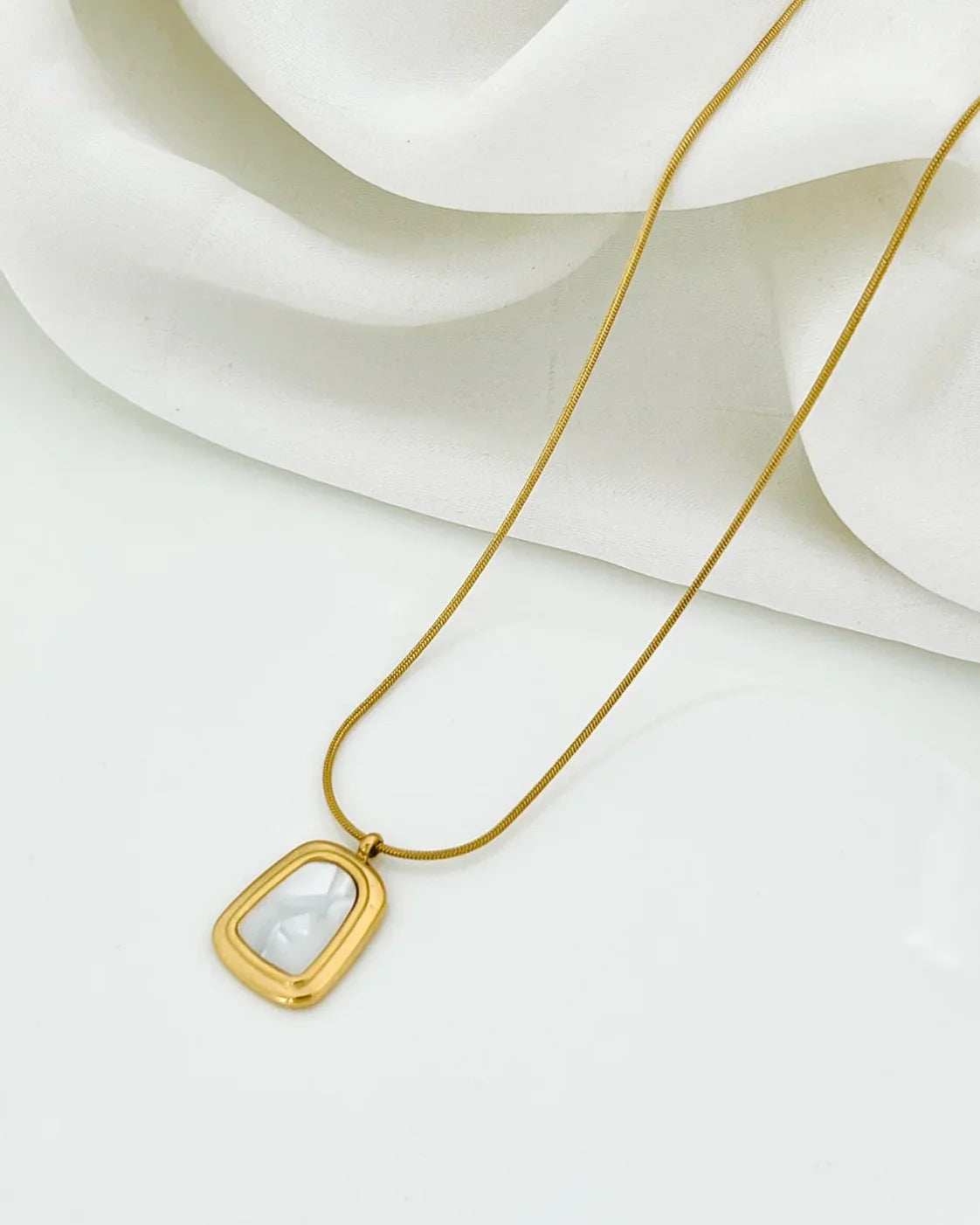 Infinity Loop Floating Charm Locket