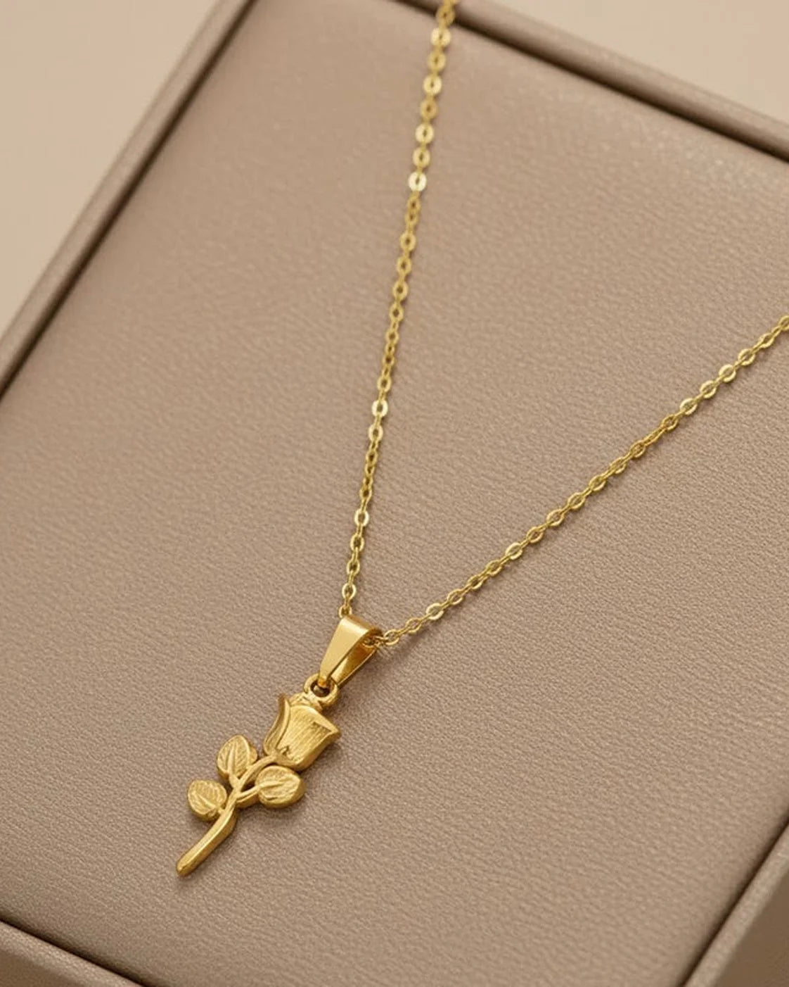 Luxury 18K Gold Plated Oval Locket